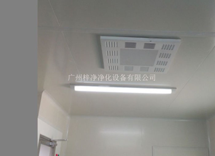 高效送风口应均匀分布在洁净车间内部，以保证车间内的空气流速均匀，洁净度达到标准。